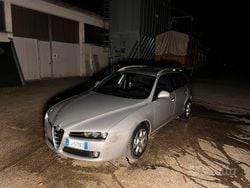 Grigio Usata 2011 Alfa Romeo 159 Station wagon | 3500 € (Buon prezzo)