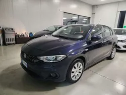 Blu/azzurro Usata 2018 Fiat Tipo Easy Tre volumi | 8300 € (Ottimo prezzo)