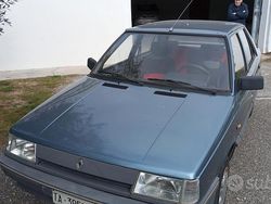 Grigio Usata 1987 Renault R9 Tre volumi | 800 €
