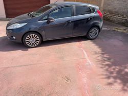 Grigio Usata 2009 Ford Fiesta Due volumi | 3000 €