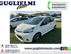 Bianco Usata 2013 Toyota Aygo Connect Style Due volumi | 7100 € (Cara)