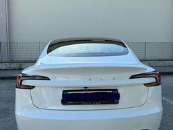 Bianco Usata 2024 Tesla Model 3 Standard Range Tre volumi | 36.500 € (Molto cara)