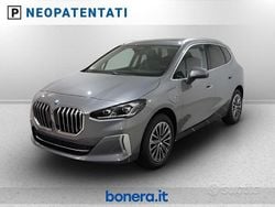 Skyscraper grey metallic Usata 2023 BMW 225 Active Tourer Luxury Line Monovolume | 32.900 € (Buon prezzo)