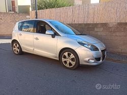 Grigio Usata 2010 Renault Scénic III Monovolume | 900 €