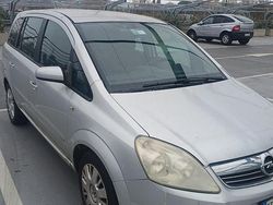 Grigio Usata 2008 Opel Zafira Monovolume | 2000 €