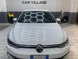 Bianco Usata 2020 VW Golf VIII Style Tre volumi | 18.000 € (Buon prezzo)