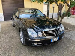 Nero Usata 2008 Mercedes E320 Avantgarde Tre volumi | 6000 € (Buon prezzo)
