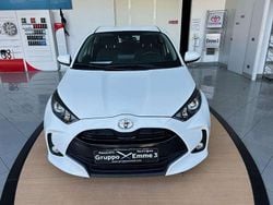 Bianco Usata 2023 Toyota Yaris Active Tre volumi | 13.350 € (Buon prezzo)