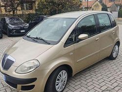 Usata 2005 Lancia Musa Monovolume | 2890 € (Buon prezzo)