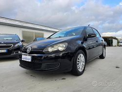 Oro Usata 2009 VW Golf VI Trendline Tre volumi | 7500 € (Cara)