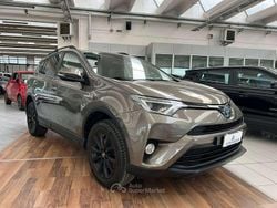 Marrone Usata 2018 Toyota RAV4 Lounge SUV | 17.900 €