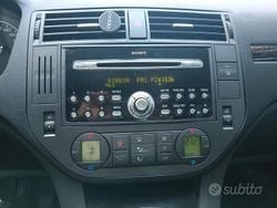 Usata 2004 Ford C-MAX Monovolume | 1400 € (Ottimo prezzo)