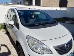 Bianco Usata 2011 Opel Meriva Cosmo Monovolume | 2700 €