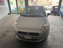 Grigio Usata 2009 Fiat Grande Punto Dynamic Due volumi | 2900 € (Buon prezzo)