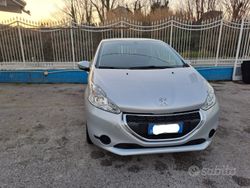Grigio Usata 2015 Peugeot 208 Due volumi | 5900 € (Ottimo prezzo)