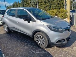 Grigio Usata 2017 Renault Captur Zen SUV | 7499 € (Buon prezzo)