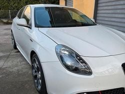 Bianco Usata 2016 Alfa Romeo Giulietta Tre volumi | 12.000 € (Buon prezzo)