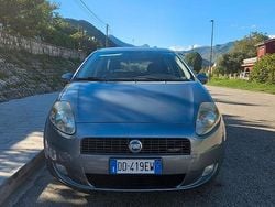 Usata 2009 Fiat Grande Punto Due volumi | 2500 € (Buon prezzo)