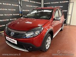 Rosso Usata 2011 Dacia Sandero Stepway Tre volumi | 4990 € (Buon prezzo)