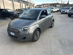 Grigio Usata 2023 Fiat 500e Icon Tre volumi | 14.900 € (Super prezzo)