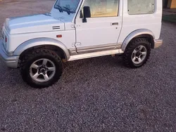 Usata 2001 Suzuki Samurai SUV | 6000 € (Buon prezzo)