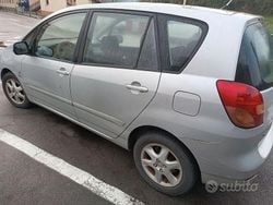 Usata 2003 Toyota Corolla Verso Monovolume | 700 €