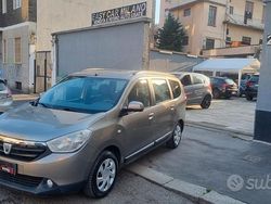 Grigio Usata 2014 Dacia Lodgy Lauréate Monovolume | 5900 € (Buon prezzo)
