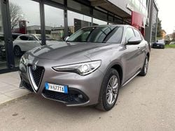 Grigio Usata 2017 Alfa Romeo Stelvio Business SUV | 14.900 € (Buon prezzo)