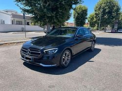 Nero Usata 2023 Mercedes E200 Business Station wagon | 33.899 €