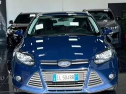 Blu/azzurro Usata 2012 Ford Focus Titanium Tre volumi | 4990 € (Buon prezzo)