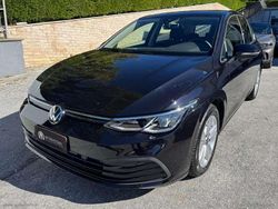 Nero Usata 2022 VW Golf VIII Life Tre volumi | 22.490 € (Buon prezzo)