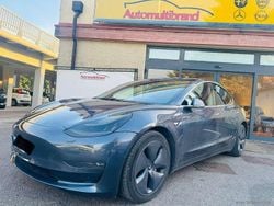 Grigio Usata 2019 Tesla Model 3 Tre volumi | 23.190 € (Buon prezzo)