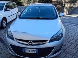 Grigio Usata 2014 Opel Astra Tre volumi | 7500 € (Buon prezzo)
