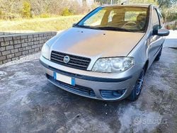 Grigio Usata 2003 Fiat Punto Due volumi | 800 € (Super prezzo)