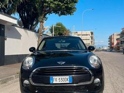 Nero Usata 2017 Mini Cooper Due volumi | 14.000 € (Ottimo prezzo)