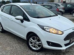 Bianco Usata 2015 Ford Fiesta Business Edition Due volumi | 6990 € (Buon prezzo)