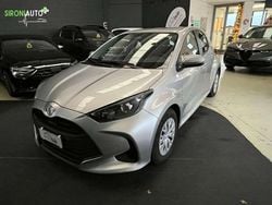 Grigio Usata 2025 Toyota Yaris Hybrid Active Tre volumi | 18.900 € (Super prezzo)