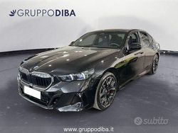 Bicolore Usata 2023 BMW 520 M Sport Tre volumi | 51.500 € (Buon prezzo)