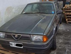 Grigio Usata 1989 Alfa Romeo 75 Tre volumi | 3000 €