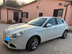 Usata 2011 Alfa Romeo Giulietta Tre volumi | 4000 € (Buon prezzo)