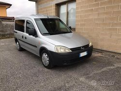 Usata 2002 Opel Combo Monovolume | 2950 €