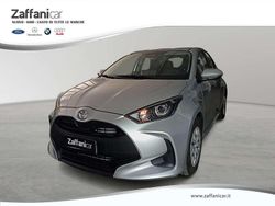 Argento Usata 2024 Toyota Yaris Hybrid Active Tre volumi | 19.400 € (Buon prezzo)