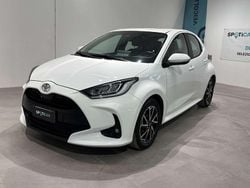 Bianco Usata 2023 Toyota Yaris Tre volumi | 13.500 € (Buon prezzo)