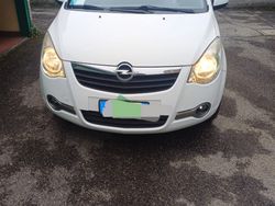 Bianco Usata 2013 Opel Agila Due volumi | 6500 € (Molto cara)
