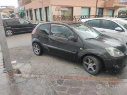 Usata 2007 Ford Fiesta Due volumi | 1800 € (Buon prezzo)
