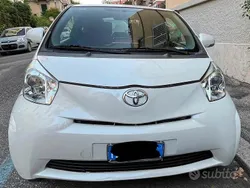 Usata 2011 Toyota iQ Due volumi | 7199 € (Buon prezzo)