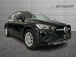 Nero / pastello Usata 2021 Mercedes GLA200 Executive SUV | 28.400 € (Ottimo prezzo)