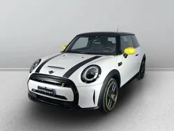 Bianco Usata 2023 Mini Cooper SE Classic Due volumi | 19.900 € (Ottimo prezzo)