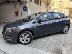 Usata 2013 Opel Astra Tre volumi | 5000 € (Buon prezzo)
