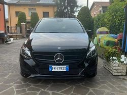 Nero Usata 2018 Mercedes 180 Tre volumi | 15.500 € (Ottimo prezzo)